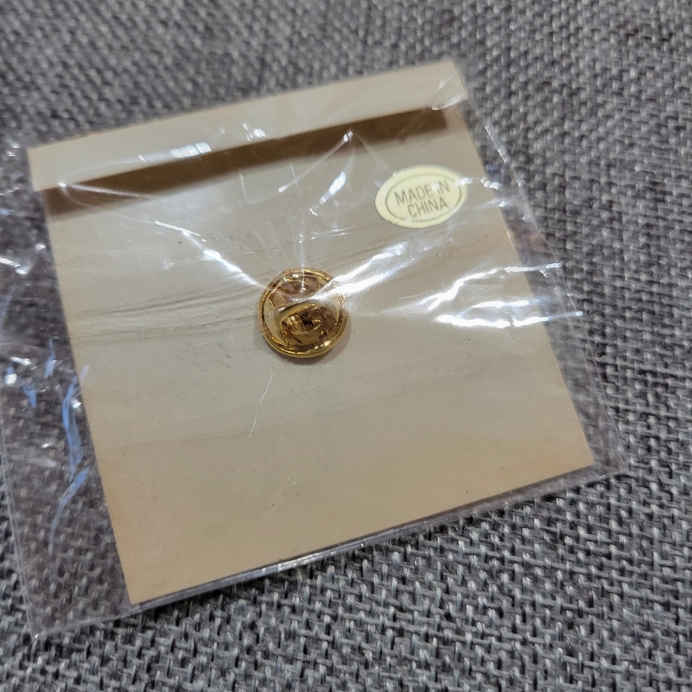 Elephant Pin - Picture 2 of 2